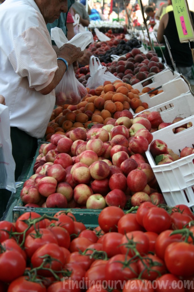 How Organic Food Reaches Your Local Market, findingourwaynow.com