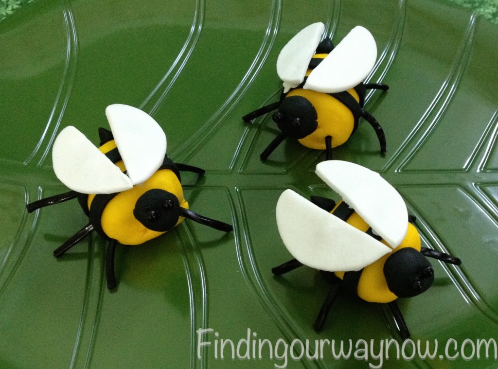 Marshmallow Bumblebees, findingourwaynow.com